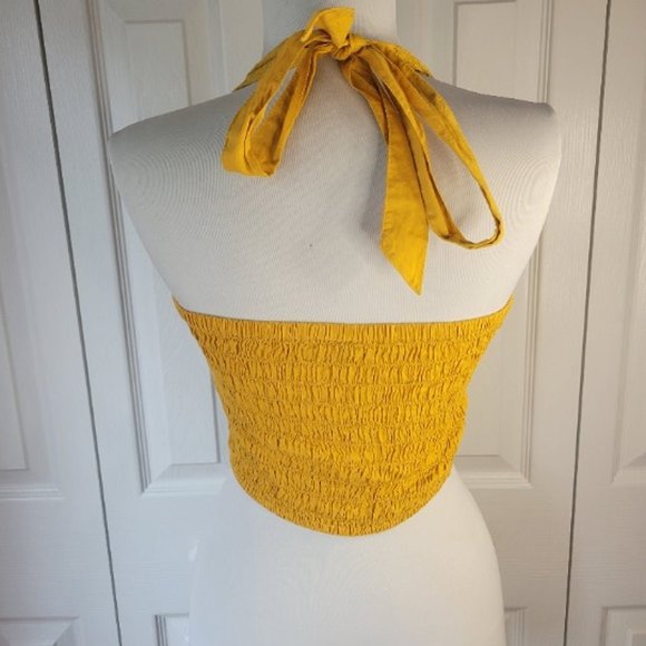 ellow Crop Hook-and-Eye Front Halter Top EUC Summer Spring - Picture 3 of 4